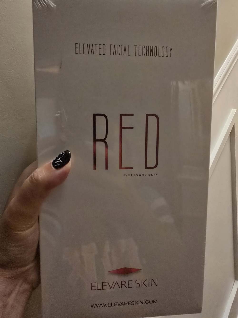Elevare Skin RED Facial Device NWT